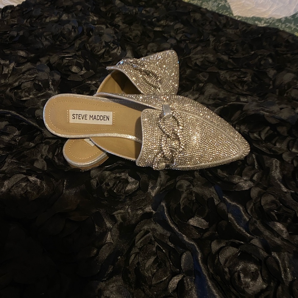Steve Madden Silver Crystal Chain-Trim Pointed Mules - Picture 5 of 9